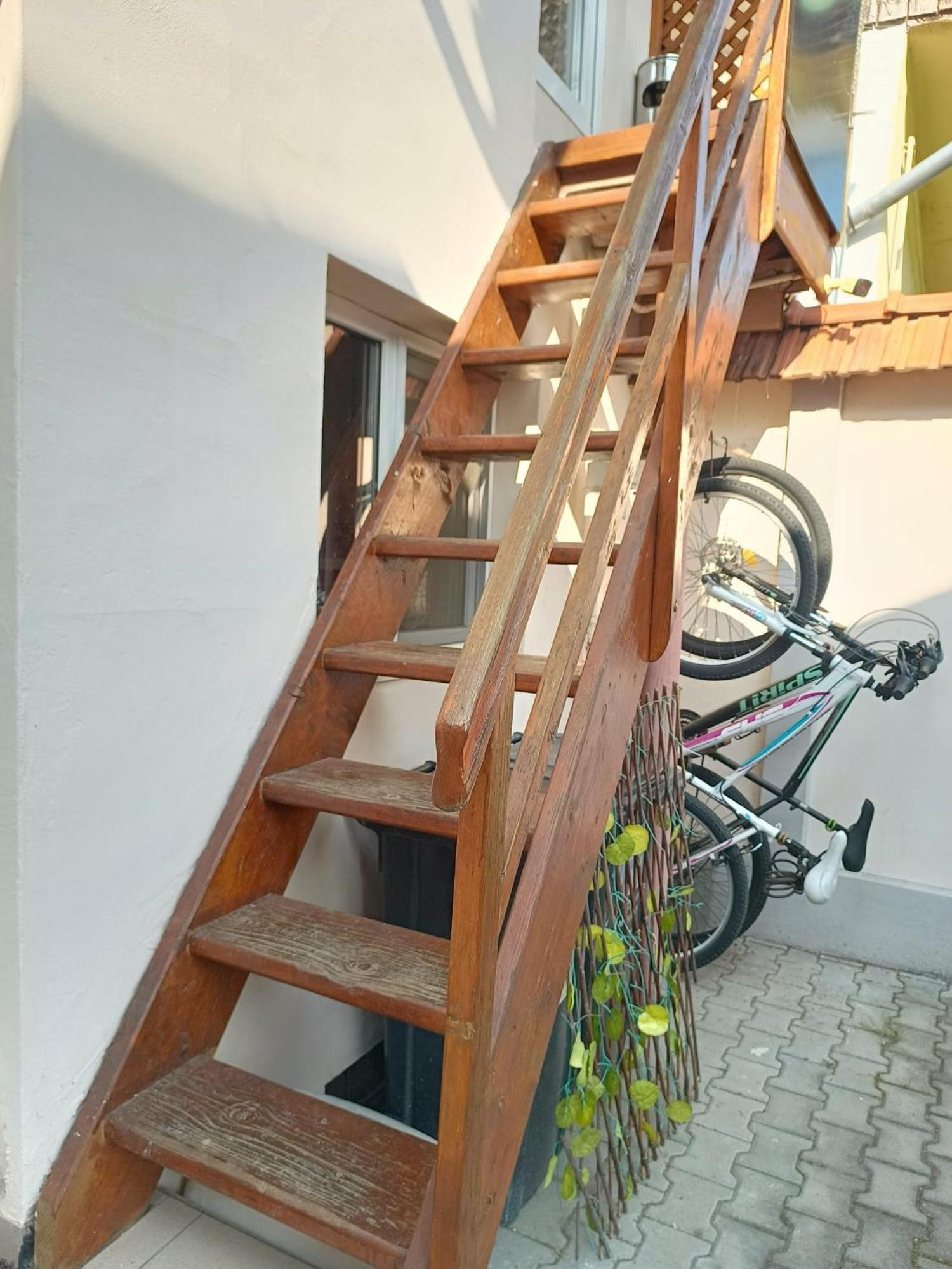 Elizabeth'S Rooms Gherla Exterior foto